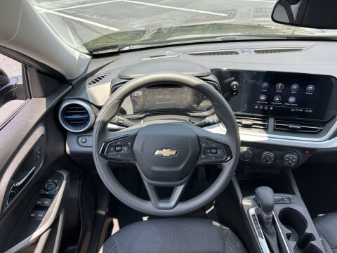 2025 Chevrolet Trax LS