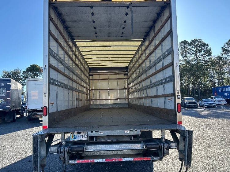 2019 Freightliner M2 106
