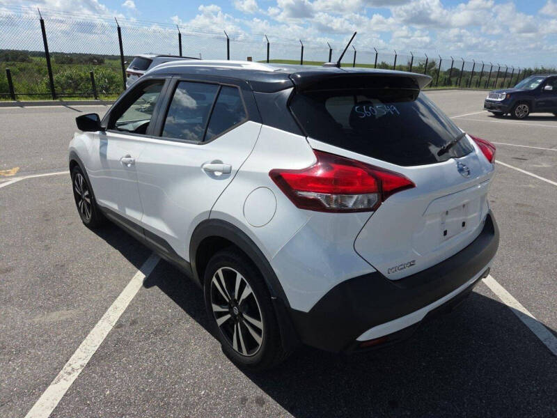2019 Nissan Kicks SR