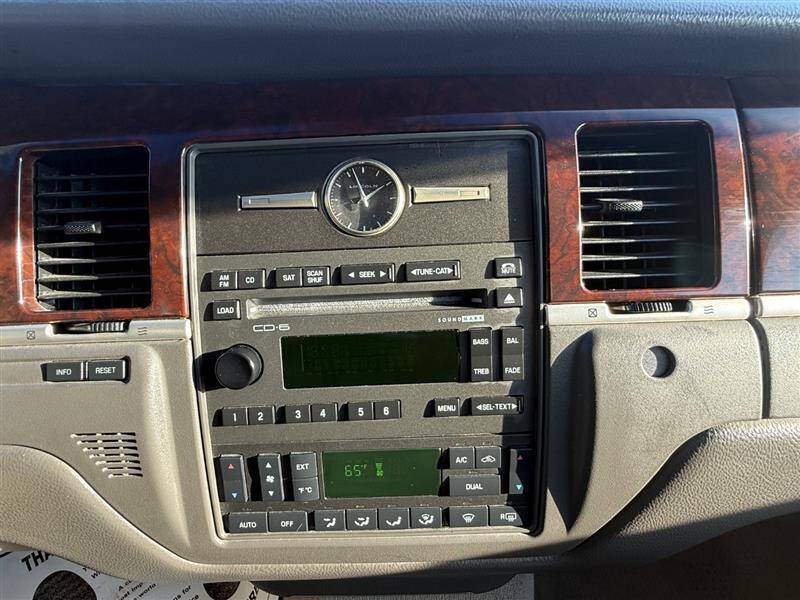 2008 Lincoln Town Car Signature Limited