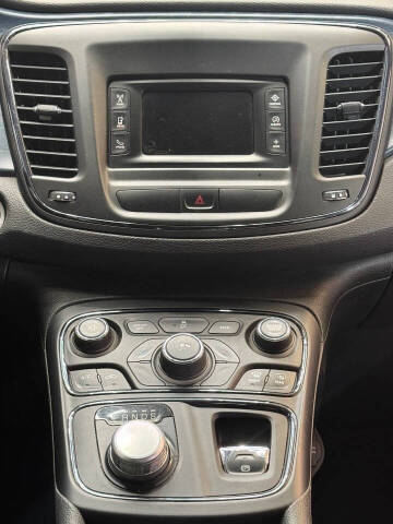 2015 Chrysler 200 S
