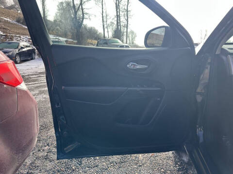 2016 Jeep Cherokee Sport