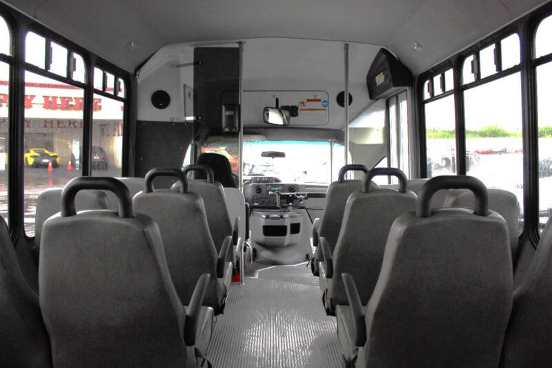 2013 Ford E-Series E-450 SD