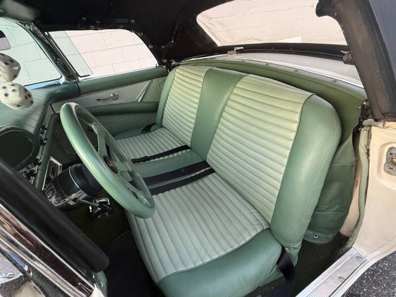 1957 Ford Thunderbird