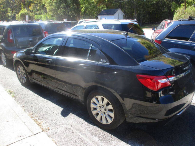 2013 Chrysler 200 LX