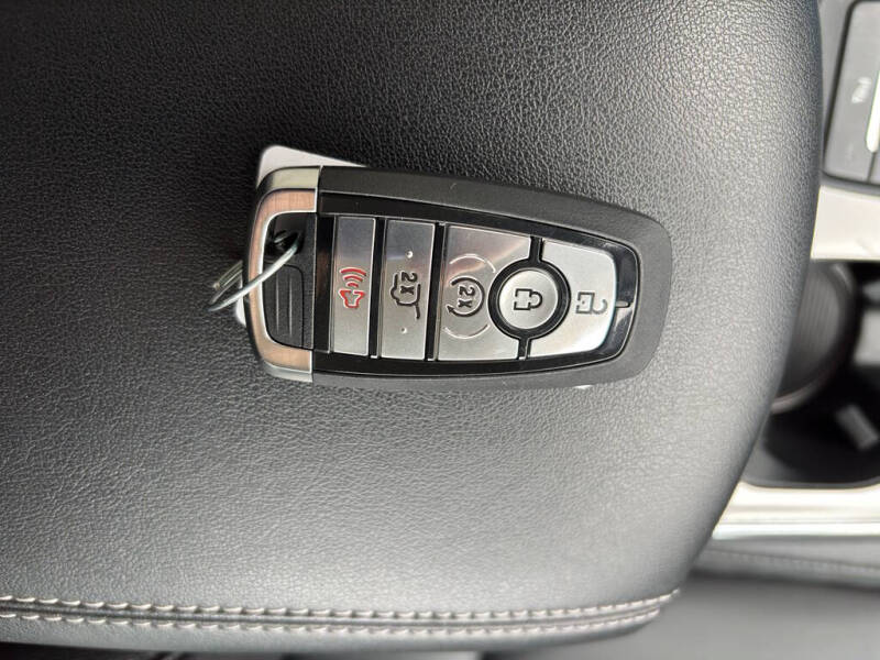 2024 Ford Edge Titanium