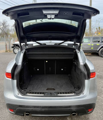 2019 Jaguar F-PACE 25t Premium