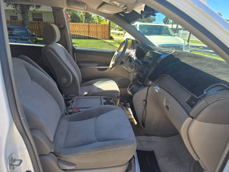 2006 Toyota Sienna LE 7 Passenger