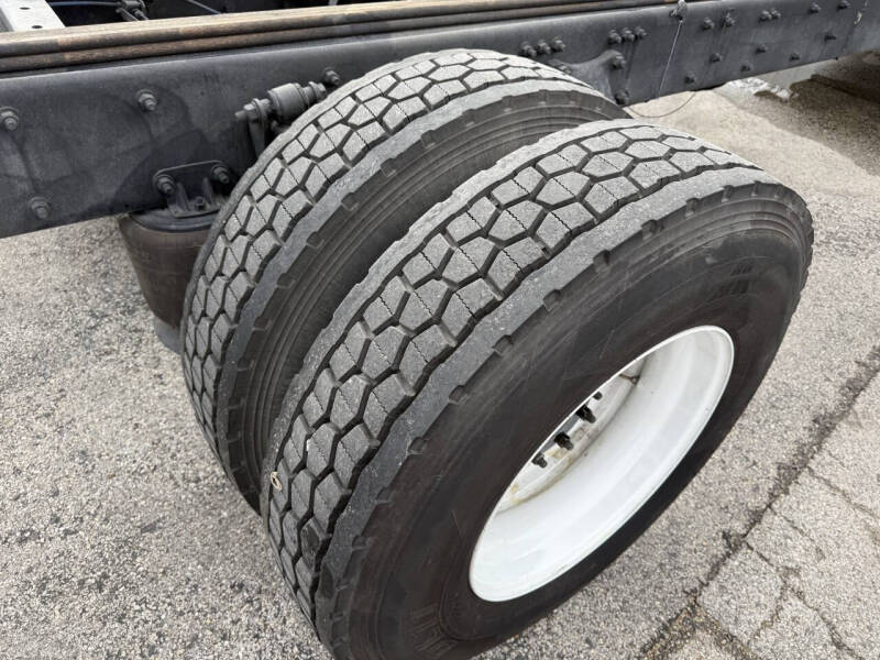 2022 Freightliner M2 106