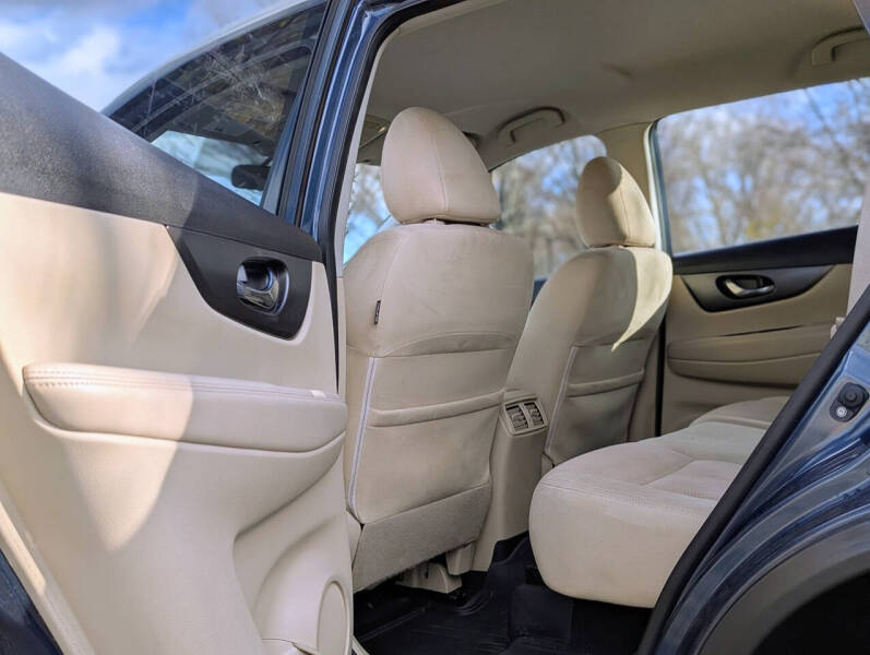 2016 Nissan Rogue SV