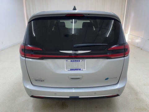 2024 Chrysler Pacifica Plug-In Hybrid Select