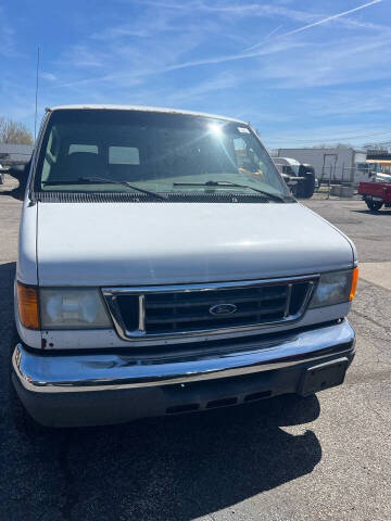 2005 Ford E-Series E-350 SD