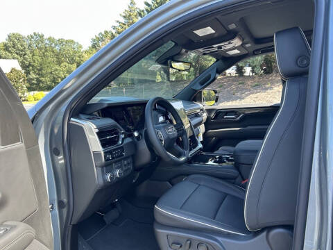 2025 GMC Yukon Elevation