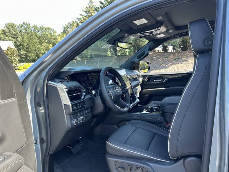 2025 GMC Yukon Elevation