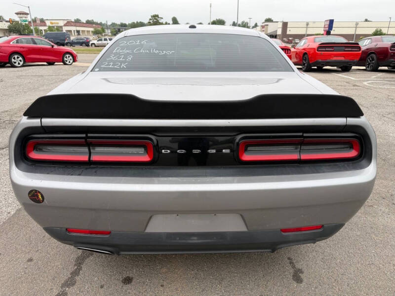 2016 Dodge Challenger SXT