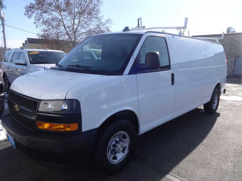 2022 Chevrolet Express 2500