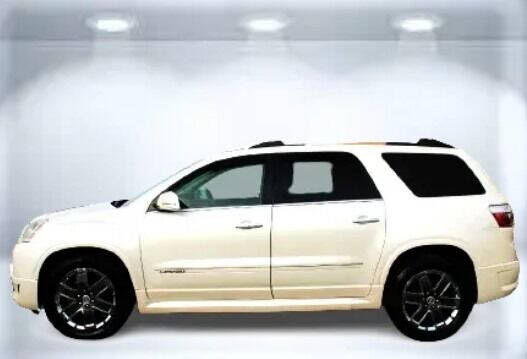 2012 GMC Acadia Denali photo 2