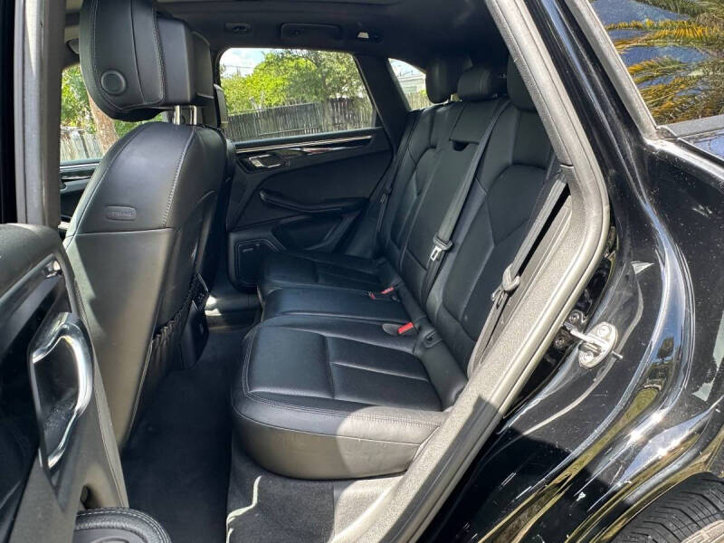2017 Porsche Macan Turbo