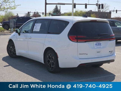 2024 Chrysler Pacifica Plug-In Hybrid Select