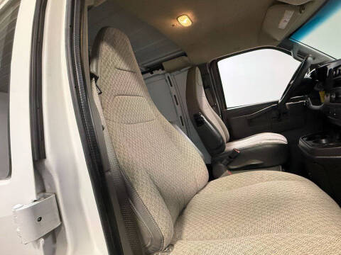 2017 GMC Savana 2500