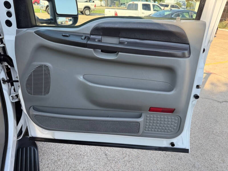 2005 Ford Excursion XLT