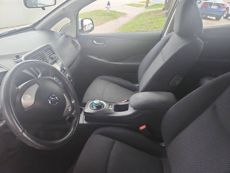 2014 Nissan LEAF SV