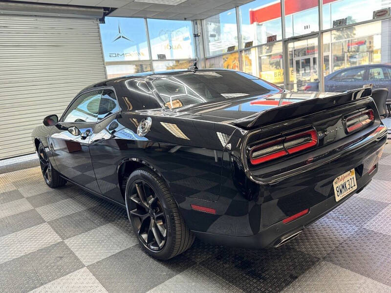 2021 Dodge Challenger SXT