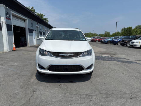 2018 Chrysler Pacifica Touring L Plus