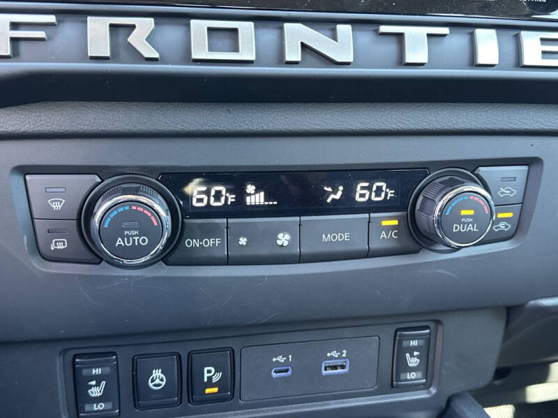 2025 Nissan Frontier SV