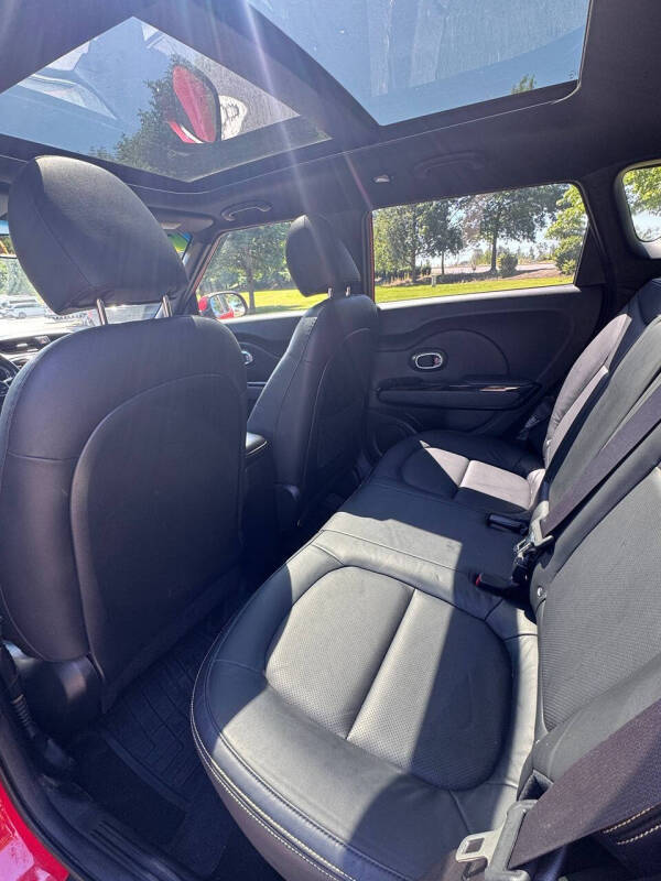 2015 Kia Soul +
