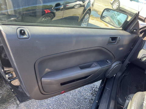 2005 Ford Mustang V6 Deluxe