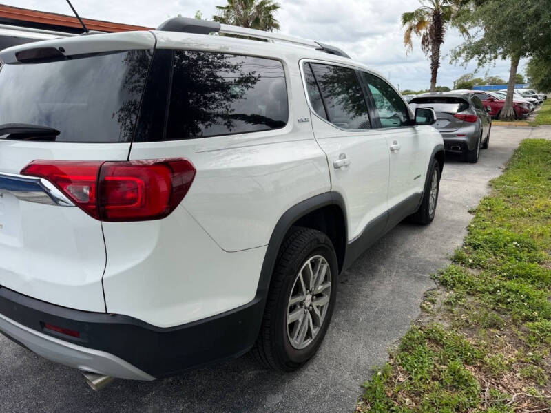 2017 GMC Acadia SLE-2