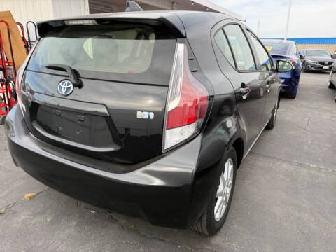 2016 Toyota Prius c Three