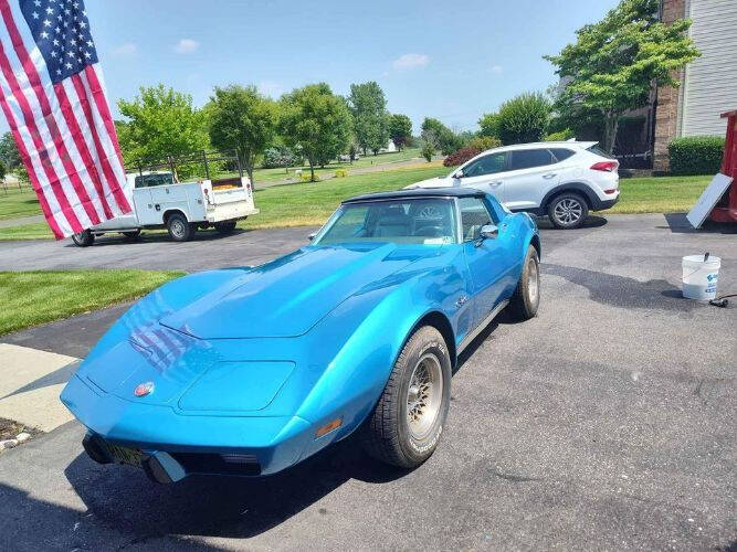 Blue 1975 Chevrolet Corvette 1