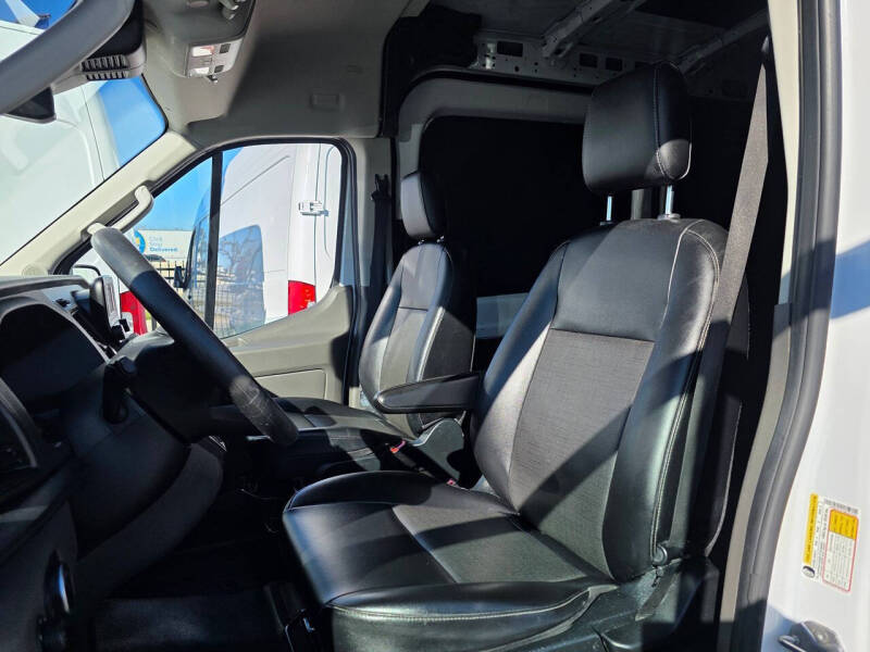 2022 Ford Transit 250