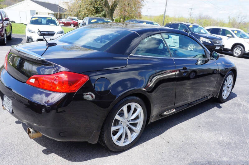 2015 INFINITI Q60 Convertible Base - Photo 10