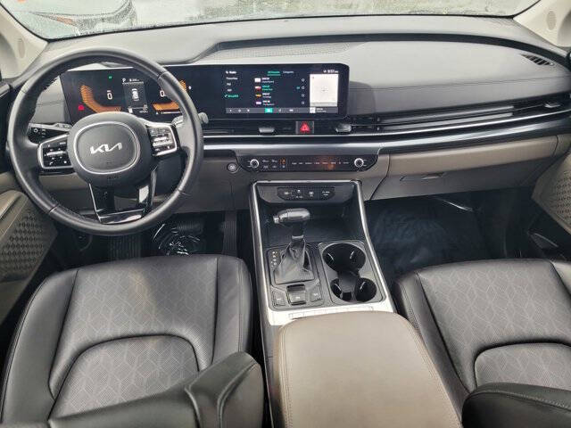 2025 Kia Carnival LXS