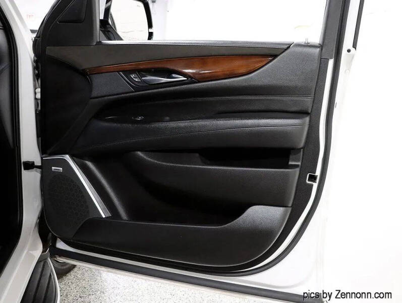 2018 Cadillac Escalade ESV Luxury