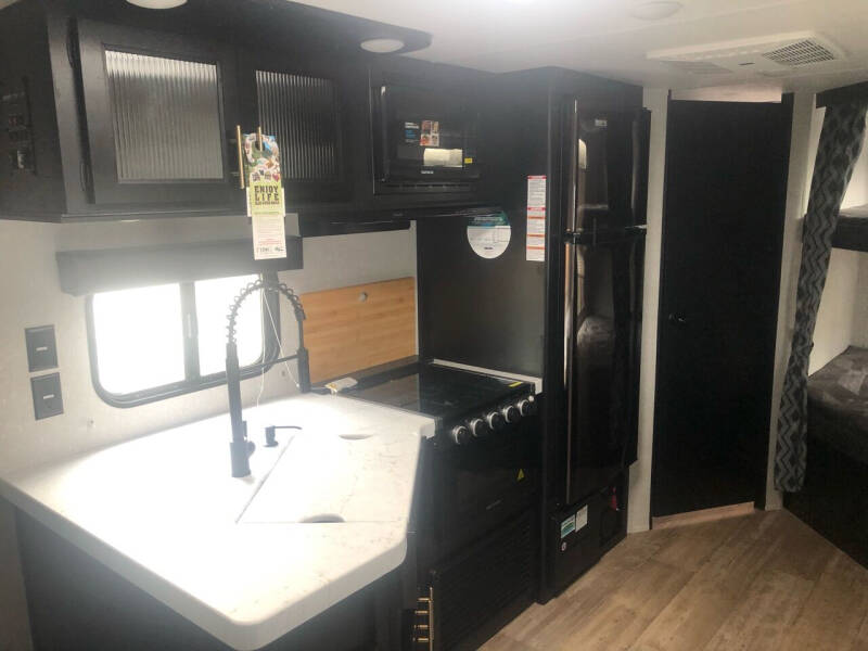 2021 FOR RENT!!!  Forest River Greywolf 23DBH