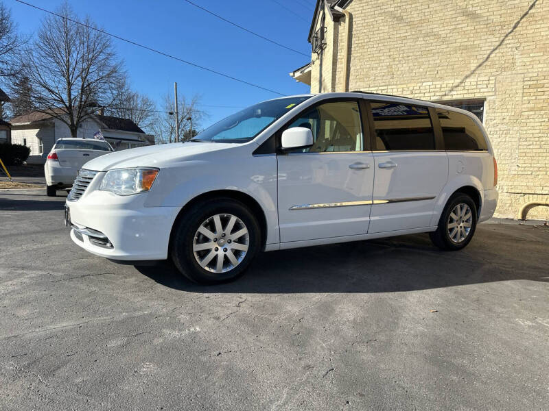 2016 Chrysler Town and Country for sale at Strong Automotive in Watertown WI