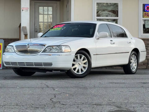 2008 Lincoln Town Car for sale at Hola Auto Sales Doraville in Doraville GA