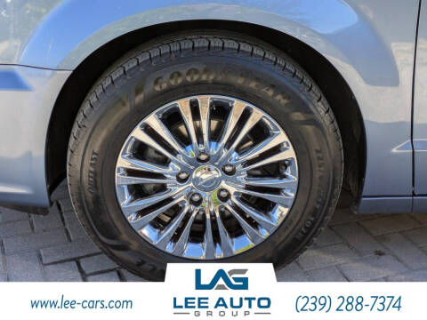 2011 Chrysler Town and Country Limited