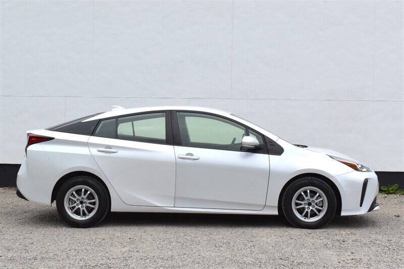 2022 Toyota Prius LE
