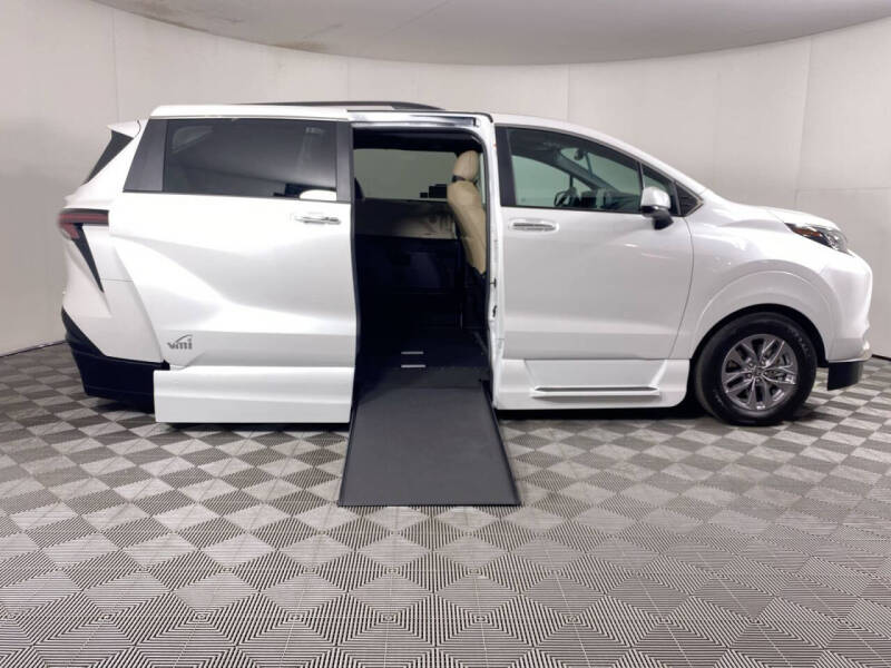 Used 2023 Toyota Sienna XLE with VIN 5TDJSKFC7PS088368 for sale in Tucker, GA