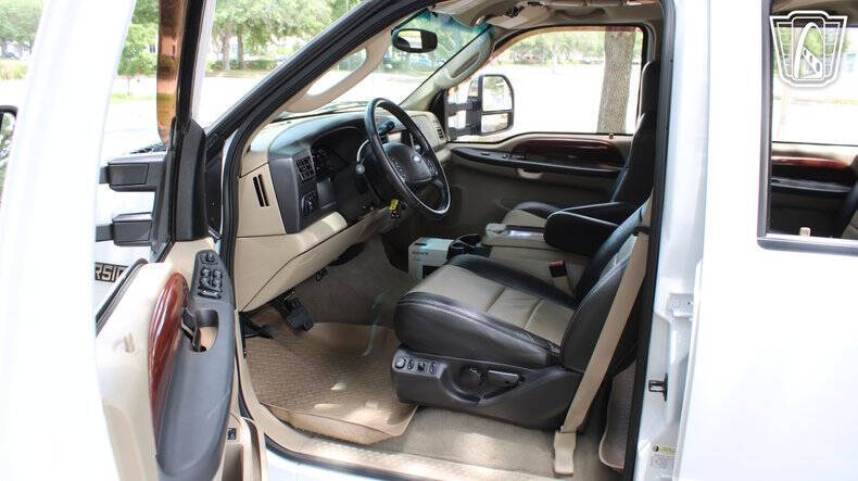 2005 Ford Excursion Eddie Bauer