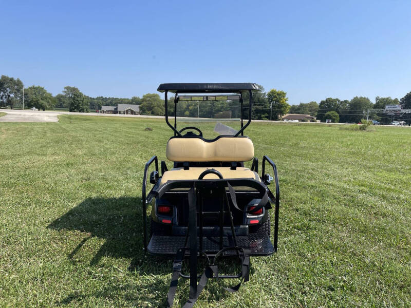 2005 E-Z-GO 4passenger Electric