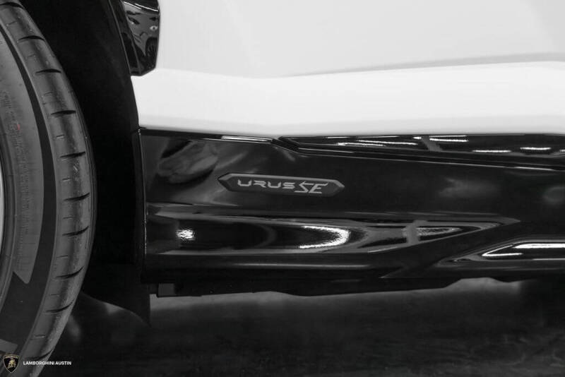 2025 Lamborghini Urus SE