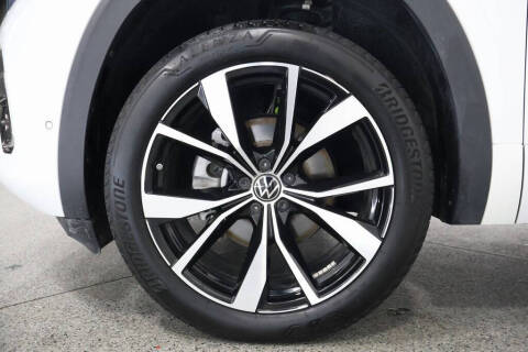 2024 Volkswagen Atlas Cross Sport SEL Premium R-Line 4Motion