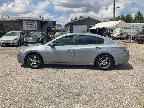 2007 Nissan Altima for sale at Autocom, LLC in Clayton NC
