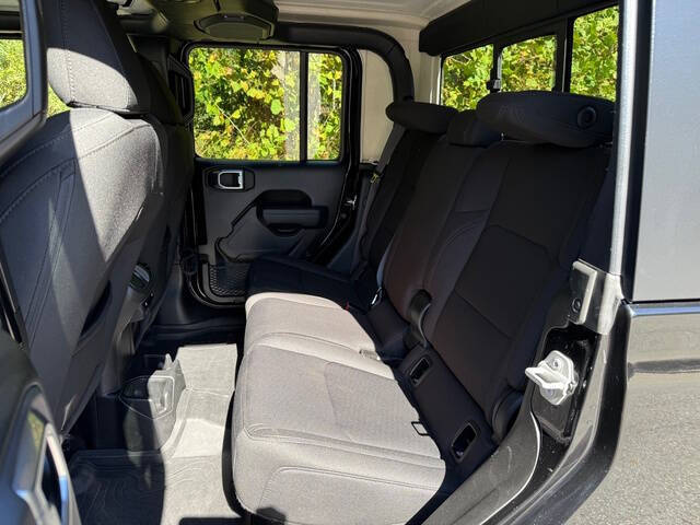 2022 Jeep Gladiator Sport S